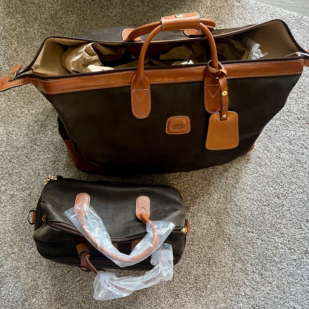 Brown Leather Travel Bag. Large Bag Only!! Small Just For Comparison.